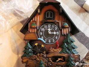 Часы с кукушкой и оленем