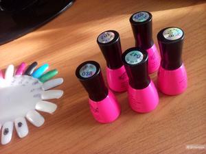 Очаровательный лак для ногтей