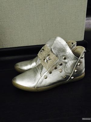 Кожаные серебрянные кеды