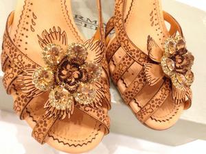 шедевр от Ermanno Scervino босоножки с цветами из камней р.37.5 Новые.Оригинал