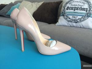 Продам нюдовые туфли