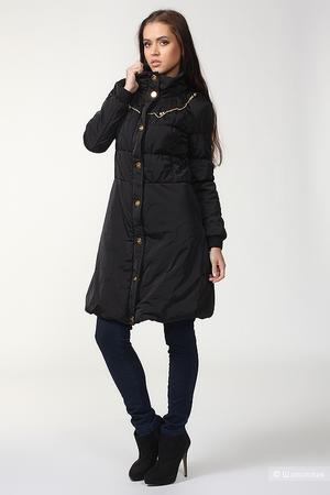 Утепленное пальто LOVE MOSCHINO 40IT новое