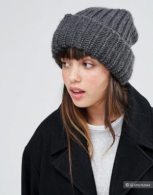 Модная шапка-бини с вязкой «в косичку» Monki
