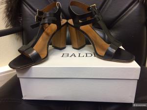 Кожаные босоножки с yoox.