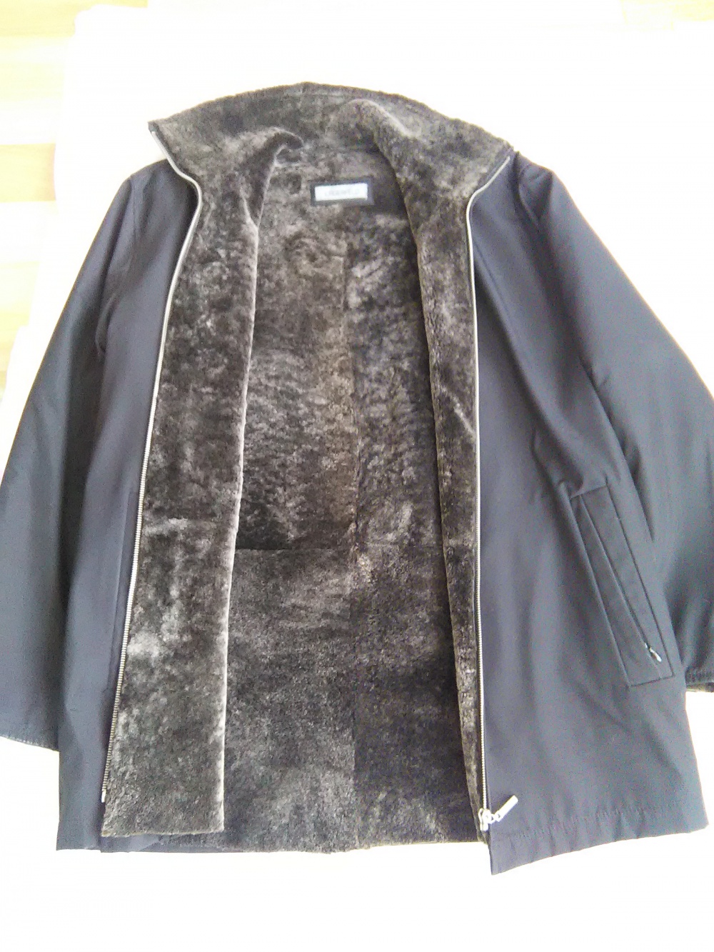 Куртка на натуральном меху LAGERFELD (Франция), р. 52-54, черная