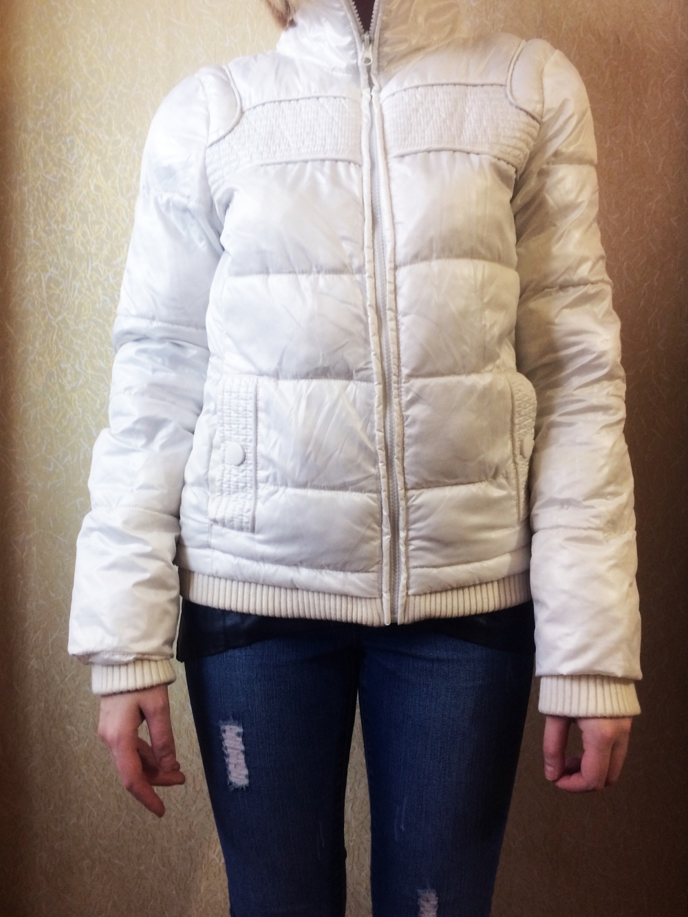 Белая тёплая куртка ТВОЁ