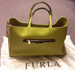 Красивая сумка Furla DIAMANTE Shopper цвет лимонный с оливковым