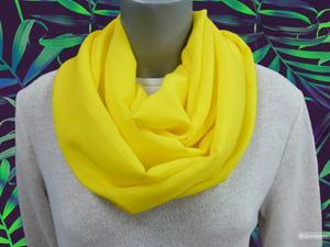 Новый. Шарф - снуд Cecil желтый.