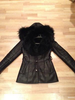 Искусственная дубленка с красивым капюшоном