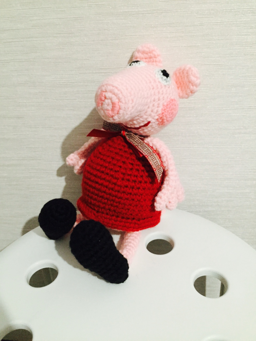 Вязаная игрушка" Свинка Пеппа"