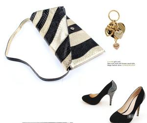 Сумочка-клатч черная с золотом