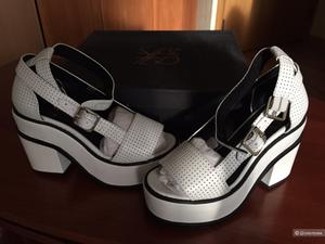 Новые ультрамодные белые босоножки Yes оригинал нат.кожа на 36-37