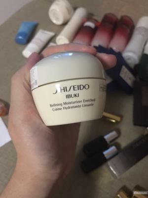 Крем для лица Shiseido iBUKI Refining Moisturizer Enriched Обогащенный увлажняющий крем, выравнивающий поверхность кожи. 50 мл