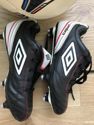Детские футбольные бутсы Umbro, размер 32