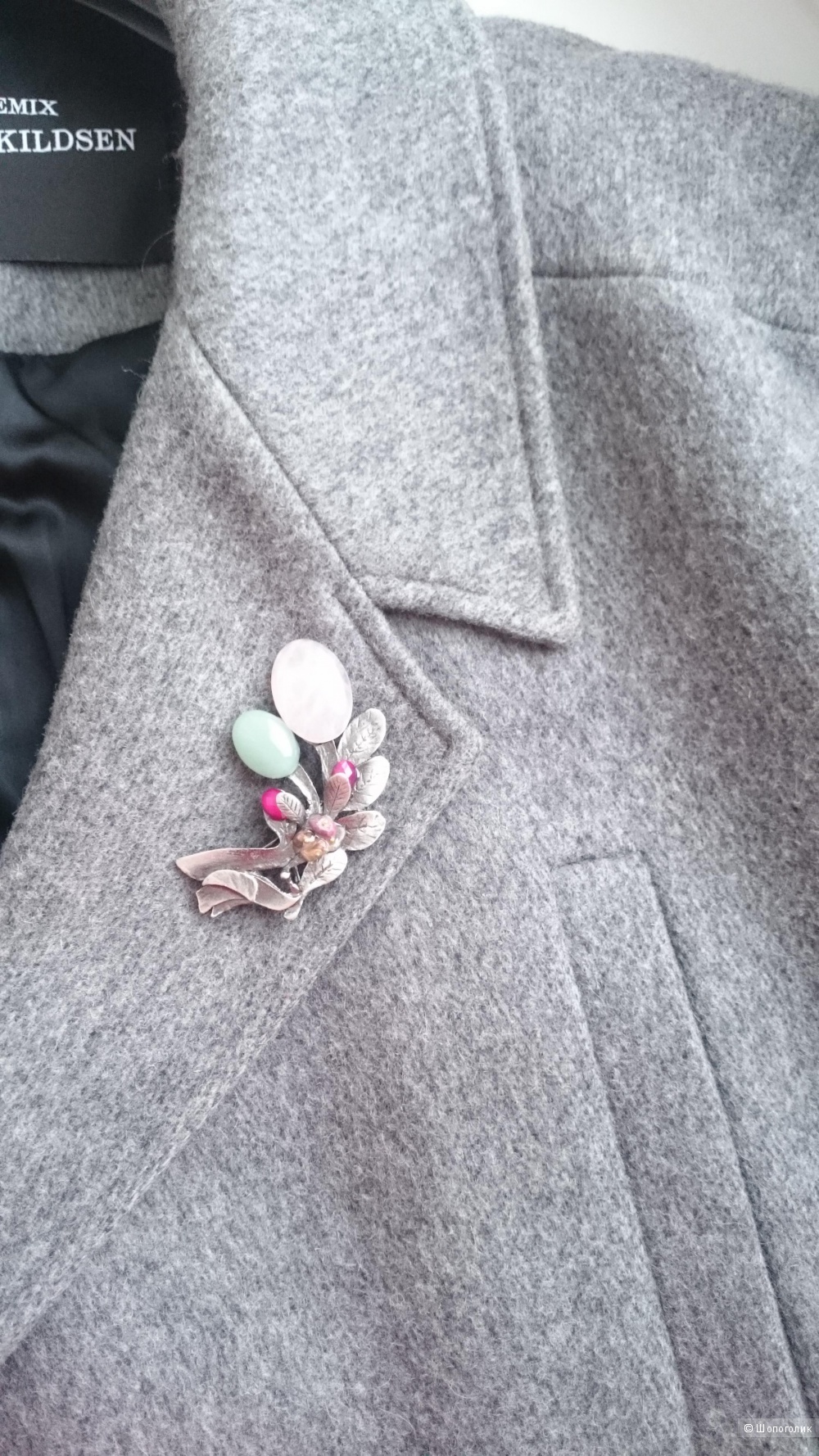 Брошь с розовым кварцем и нефритом