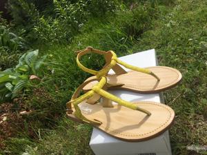 Сандалии новые Charles by Charles David 36р