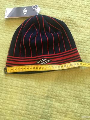 Новая шапочка Umbro,one size