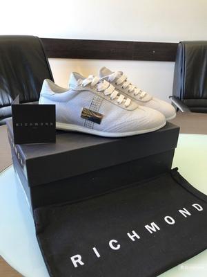 Женские кроссовки Richmond 38 размер