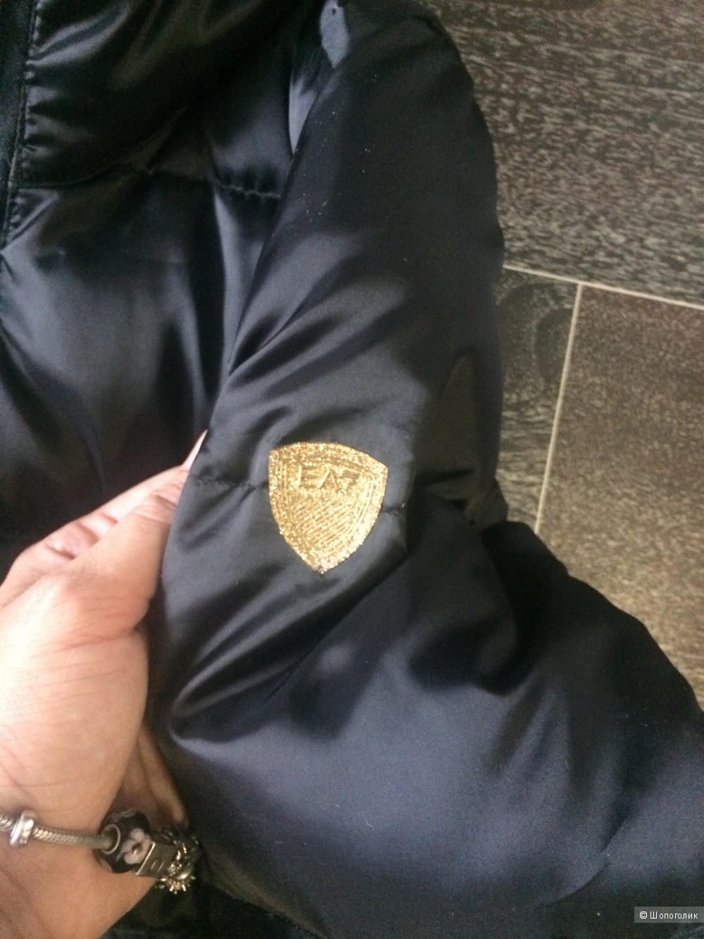 Пуховик Armani 44р