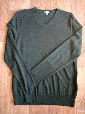 Мужской джемпер темно-зеленого цвета от японского бренда Uniqlo р52