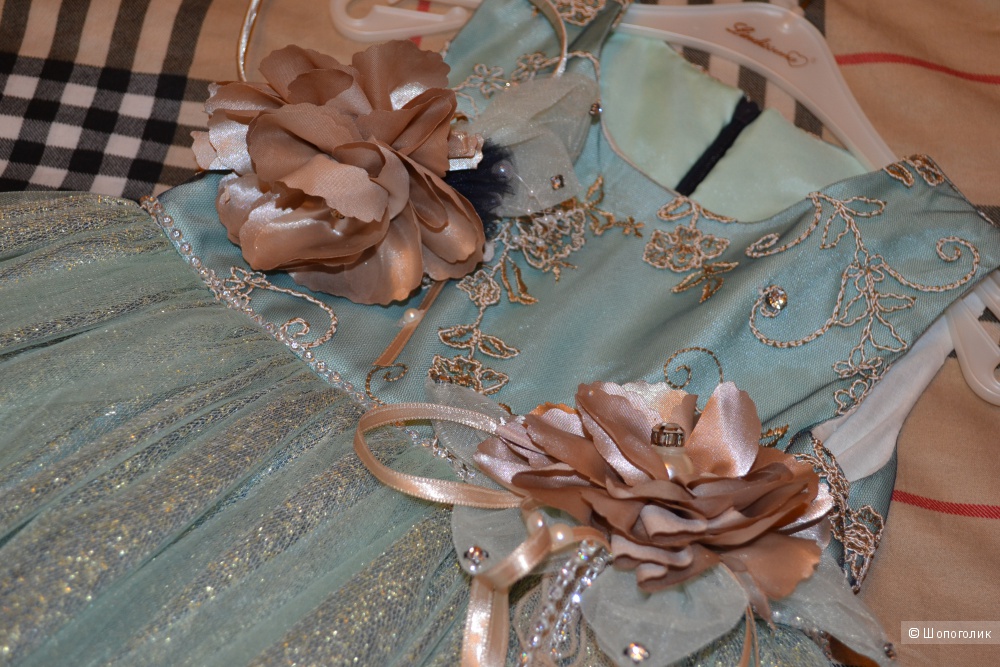 Шикарное платье на девочку 5-6 лет. Турция.