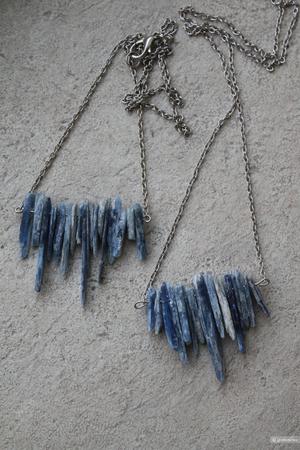 Цепочка с кианитами