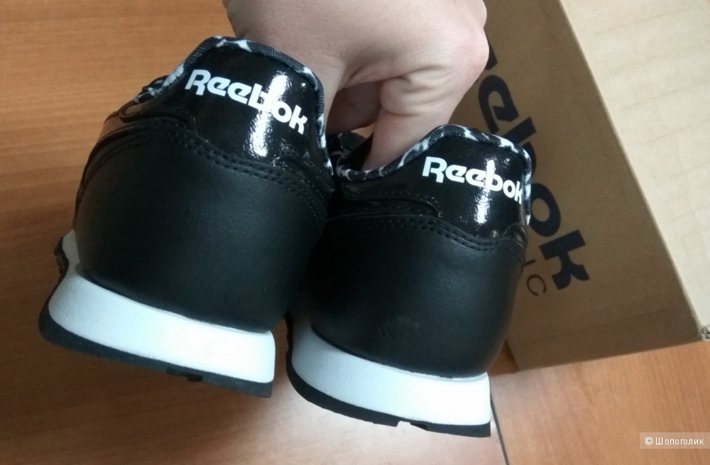 Кожаные кроссовки Reebok, на рус. р-р 38.5-39 (на стопу 250-255мм)