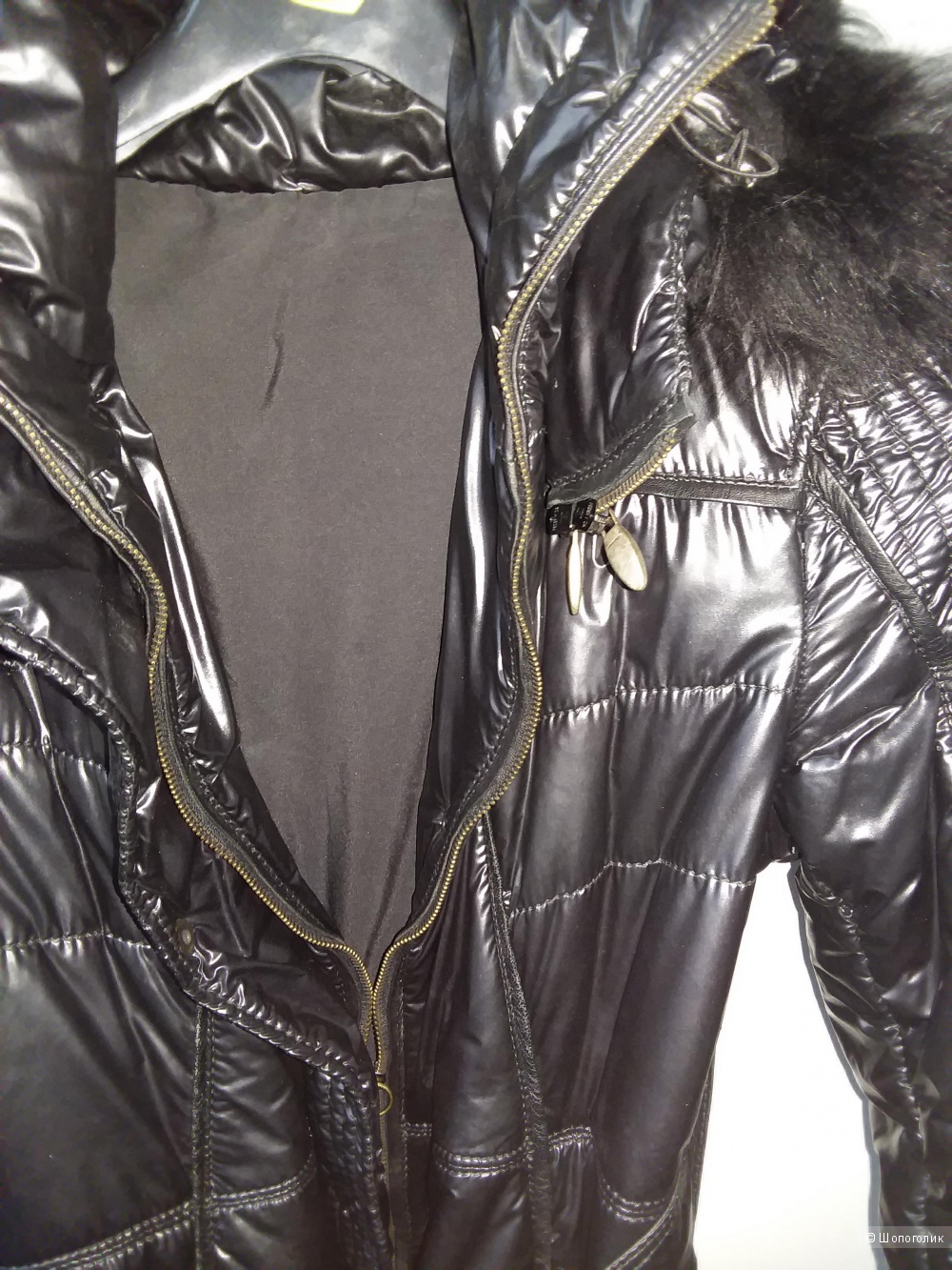 Женское пальто с натуральным мехом FONTANELLI  на 44-46 размер