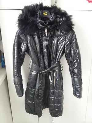 Женское пальто с натуральным мехом FONTANELLI  на 44-46 размер