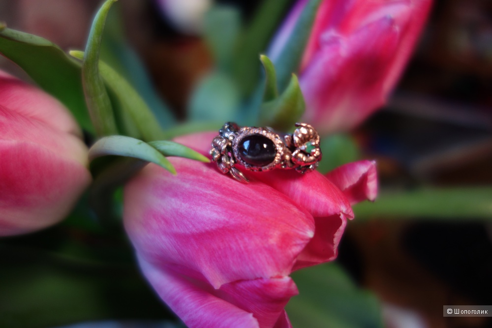 Кольцо серебряное с изумрудами и агатом, размер 18.5