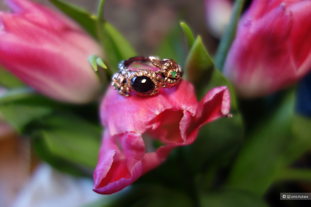 Кольцо серебряное с изумрудами и агатом, размер 18.5