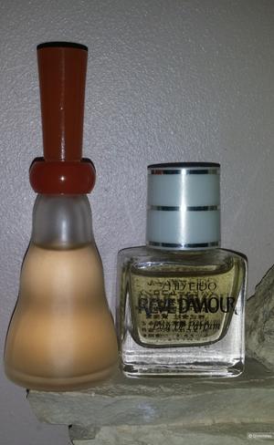 2 миниатюры от  Shiseido: We're 5 ml и Reve d'Amour 4 ml