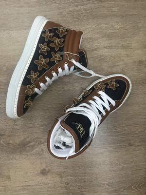 Высокие кроссовки DSquared2 39,5 (идут на 40)