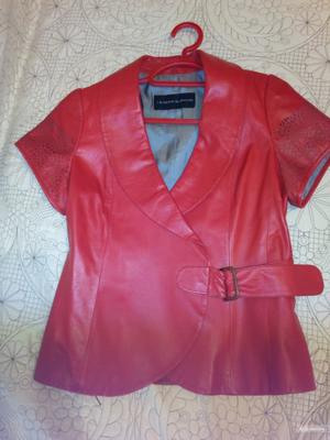 Кожаный красный женский жилет La Reine Blanche, р-р.42