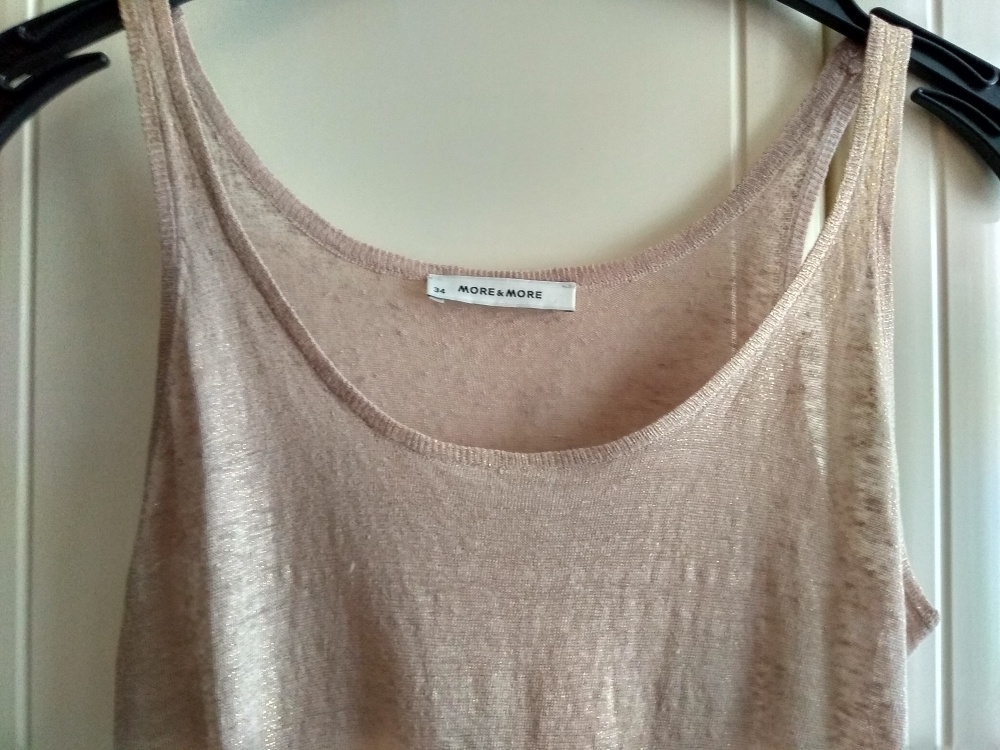 Топ = майка  с золотым напылением More&More, размер 34 (нем) = 40-42 (рос)