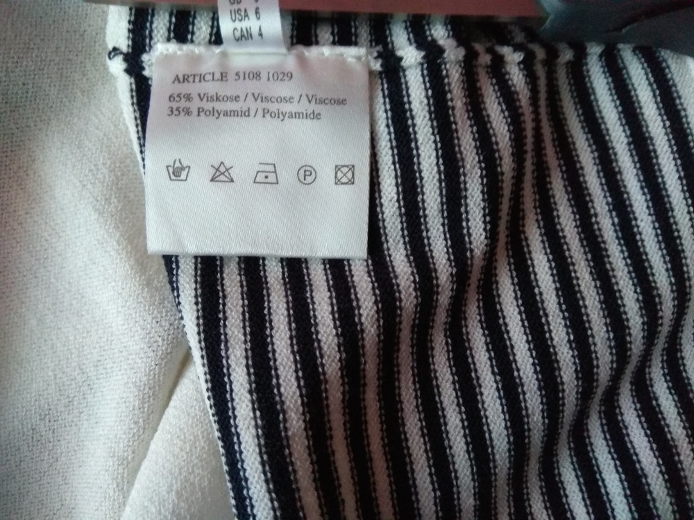 Топ = жилет More&More, размер 34 (нем) = 40-42 (рос)