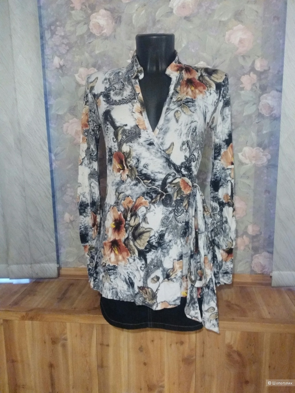 Туника с запахом на поясе от TAGARINNI размер  42-44.