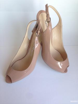 Босоножки Nando Muzi 39 размер