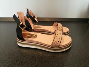 Сандалии LORETTA PETTINARI, размер 37