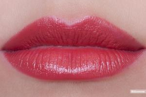 Shiseido Rouge Rouge Lipstick губная помада тон RD306.