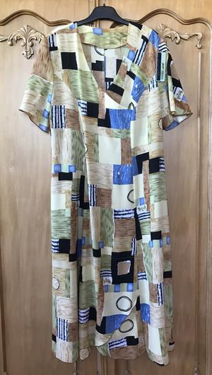 Платье летнее с геометрическим принтом размер 54