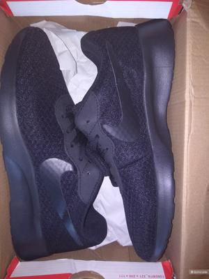 Кроссовки Nike Tanjun 41 размер
