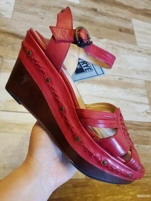 Босоножки FRYE р.39