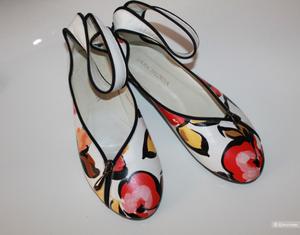 Кожаные туфли  LAURA VALOROSA, размер 40 на 38 - 39