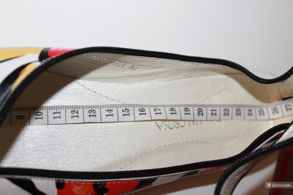 Кожаные туфли  LAURA VALOROSA, размер 40 на 38 - 39