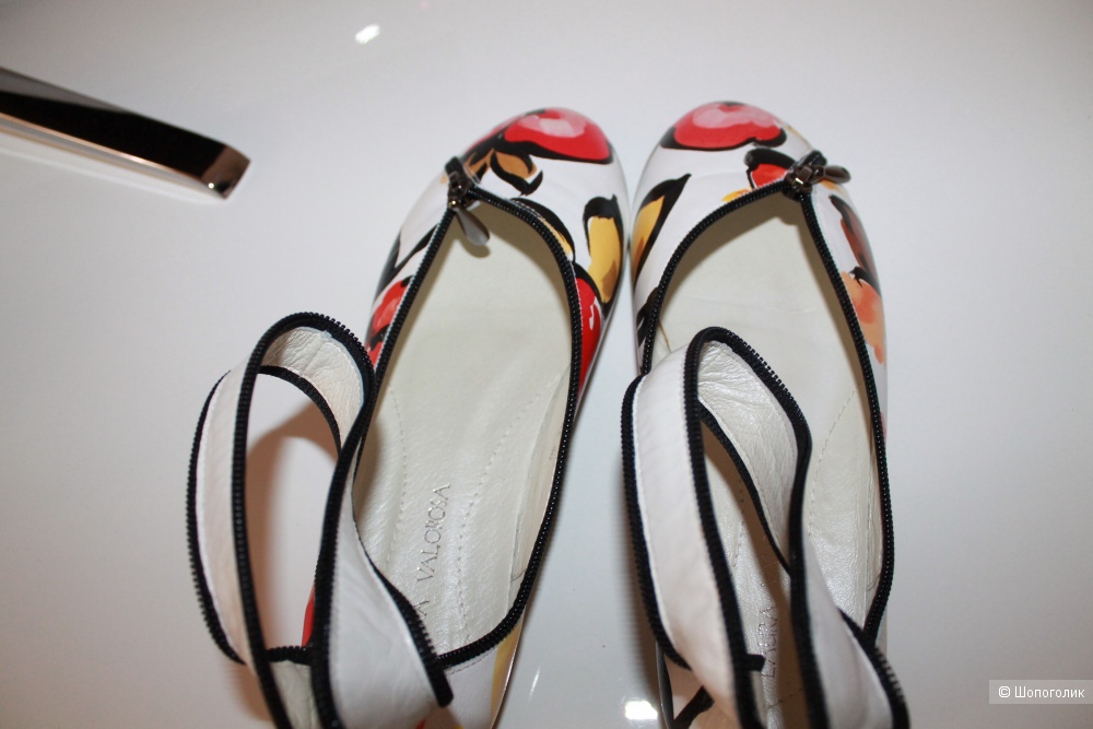 Кожаные туфли  LAURA VALOROSA, размер 40 на 38 - 39