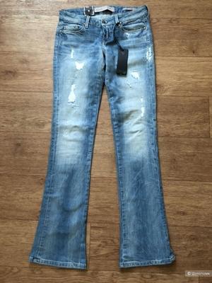 Новые джинсы Guess размер 26