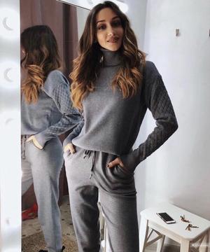 Костюм с фактурными рукавами, one size