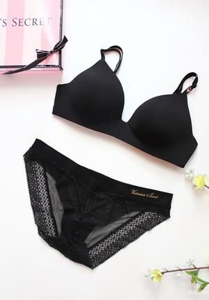 Комплект Victoria's Secret бюстгальтер 34С (75С) и трусики (М)