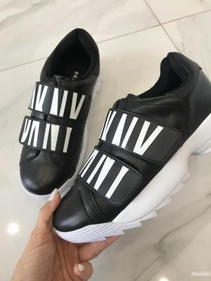 Новые утеплённые кроссовки DKNY, 7 US